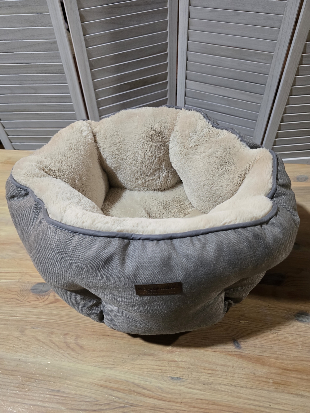 Small Cozy Round Pet Bed in Gray and Cream. Brand New. Never Used.
